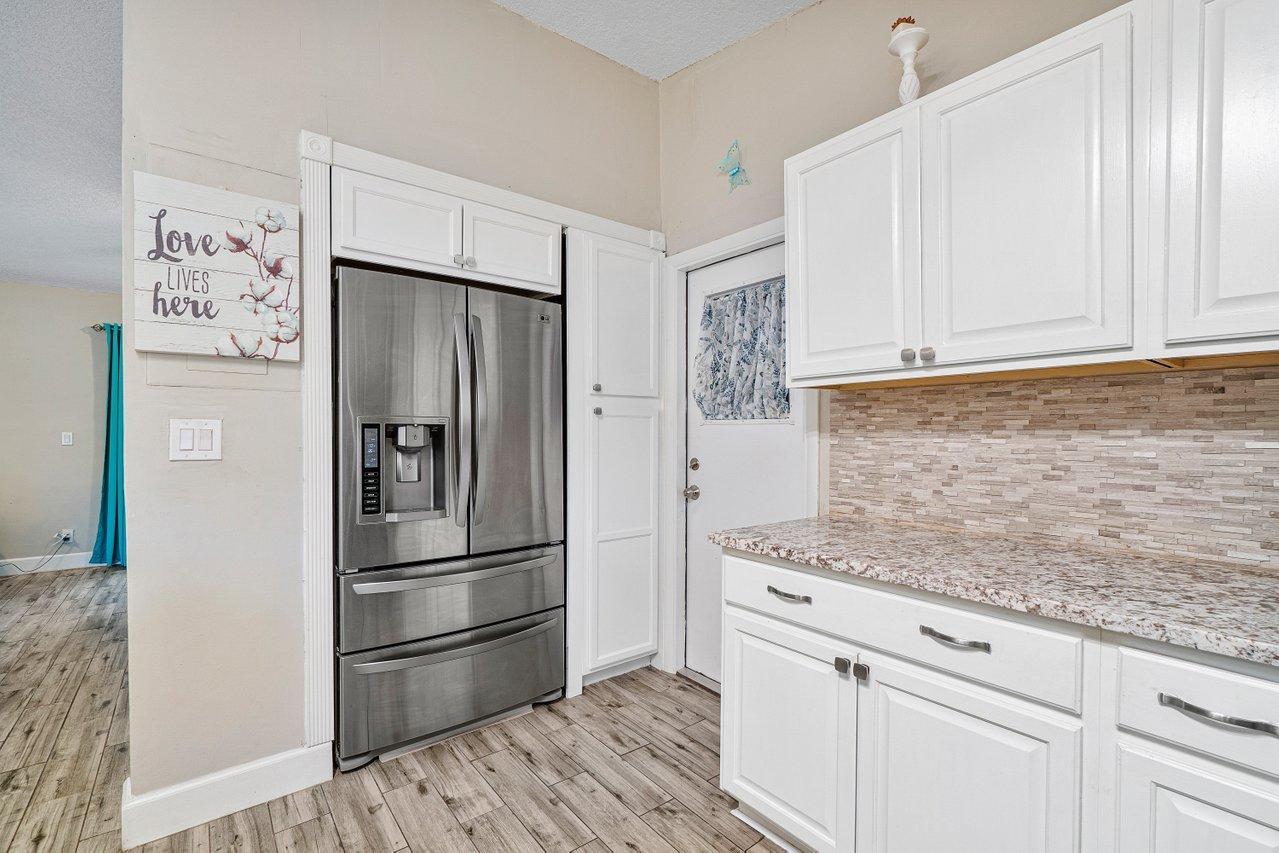 10276 Sleepy Brook Way Boca Raton, FL 33428 - Photo 5 of 25 Kitchen