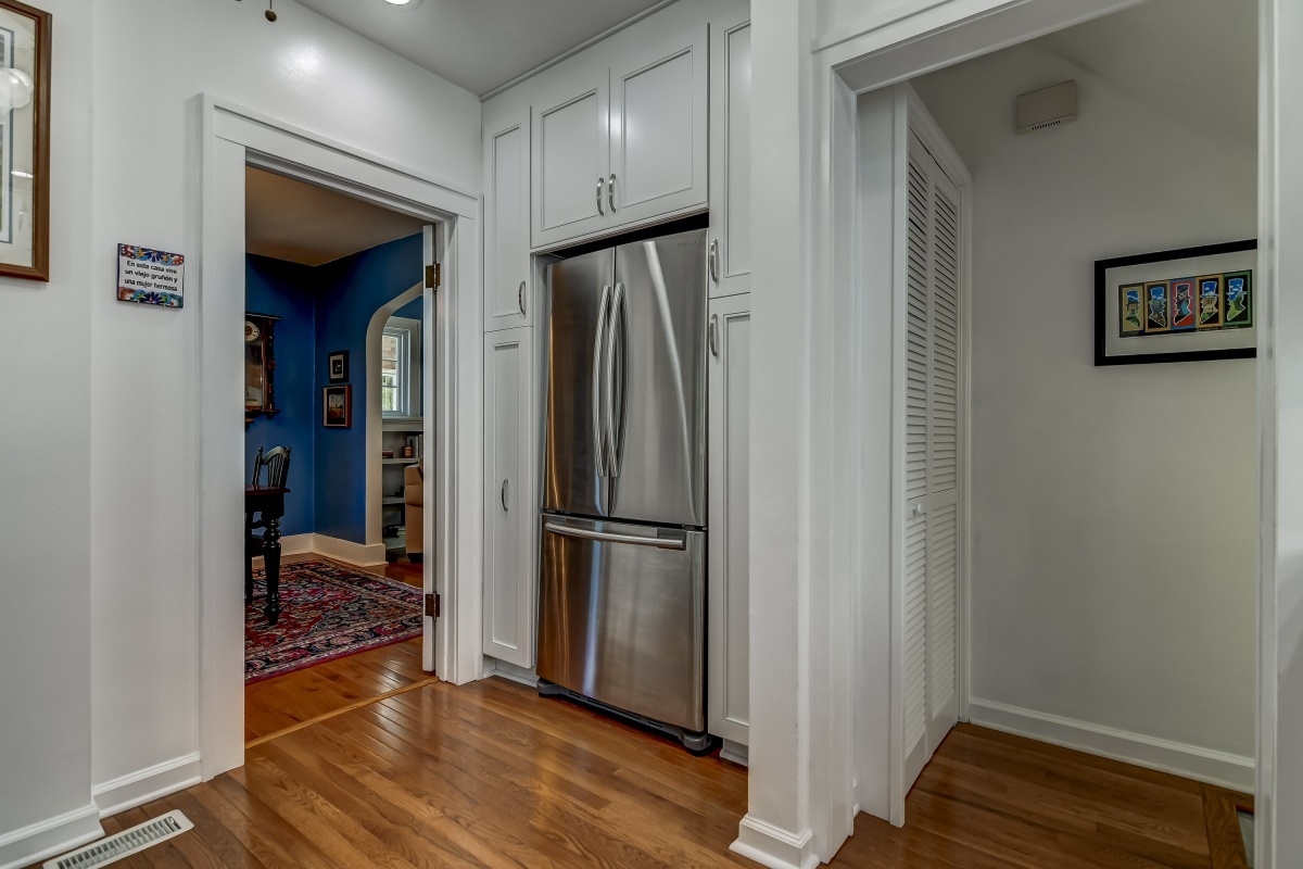2021 Bates Avenue Springfield, IL 62704 - Photo 13 of 40 Gallery Image 13
