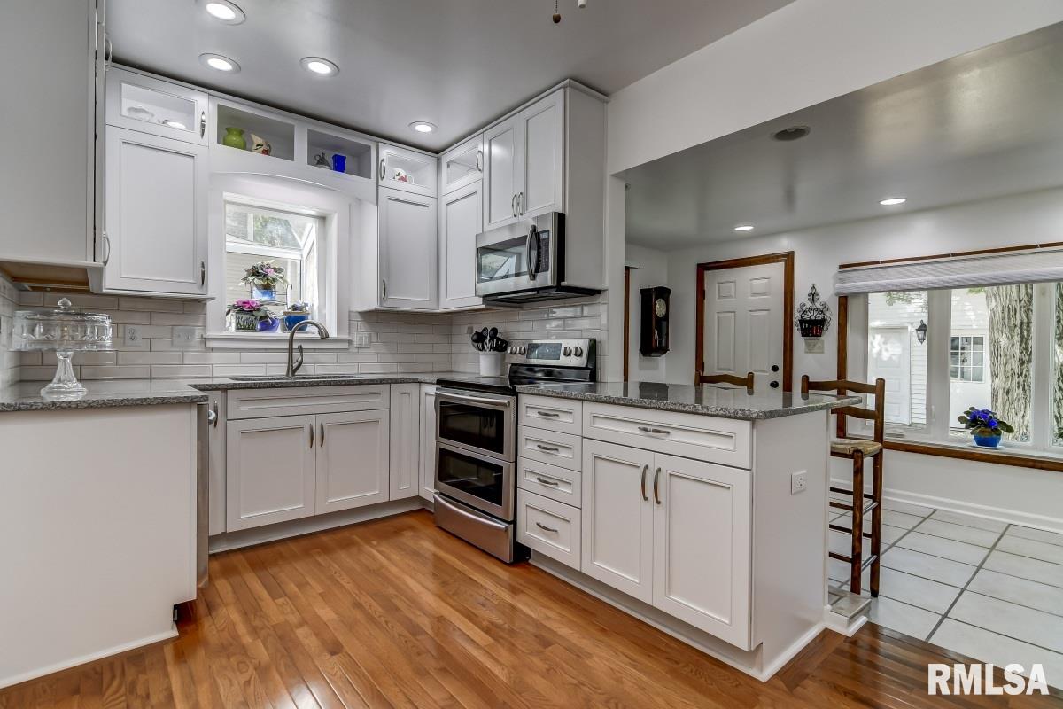 2021 Bates Avenue Springfield, IL 62704 - Photo 15 of 40 Gallery Image 15