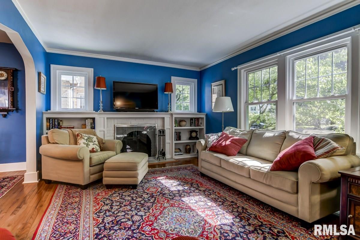 2021 Bates Avenue Springfield, IL 62704 - Photo 5 of 40 Gallery Image 5