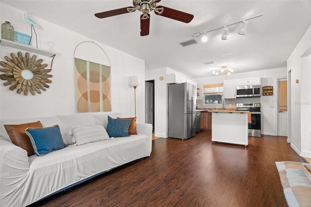 548 Bay Street Dunedin, FL 34698 - Photo 8 of 44