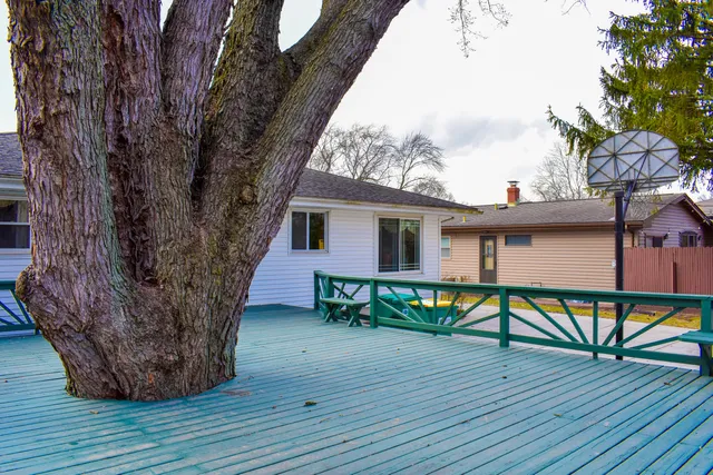 $347,500 | 9133 Foliage Lane, Munster, IN 46321