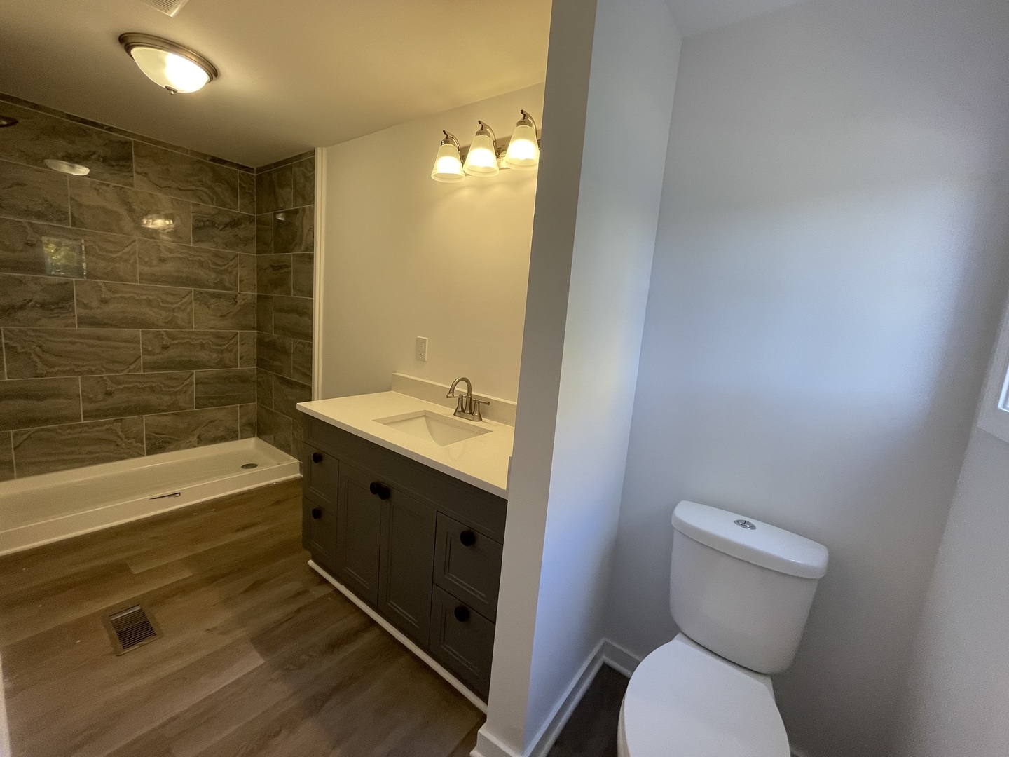 102 Candlegate Circle Matteson, IL 60443 - Photo 10 of 11 a bathroom with a sink mirror vanity and toilet