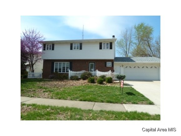 2571 Miami Trail Springfield, IL 62702 - Photo 1 of 12