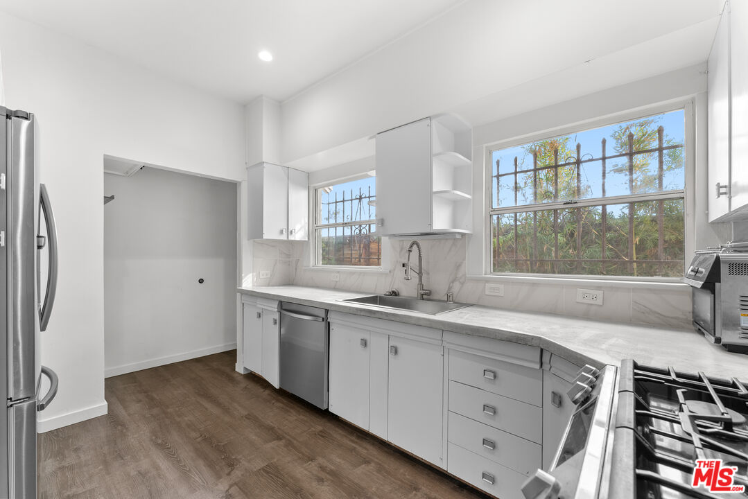 33 Wavecrest Avenue, Unit 1 Venice, CA 90291 - Photo 11 of 32