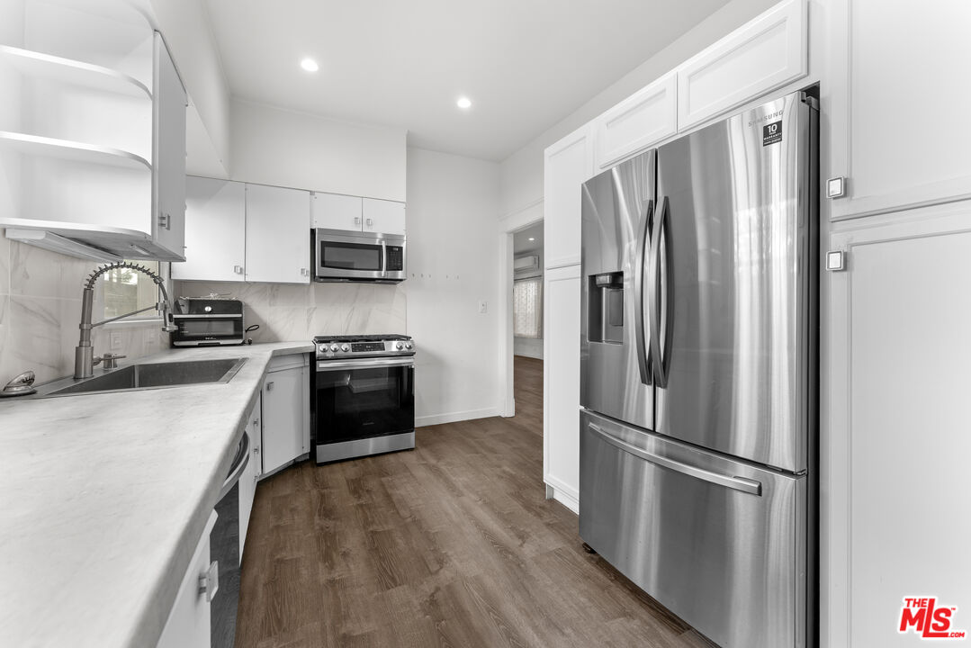 33 Wavecrest Avenue, Unit 1 Venice, CA 90291 - Photo 13 of 32