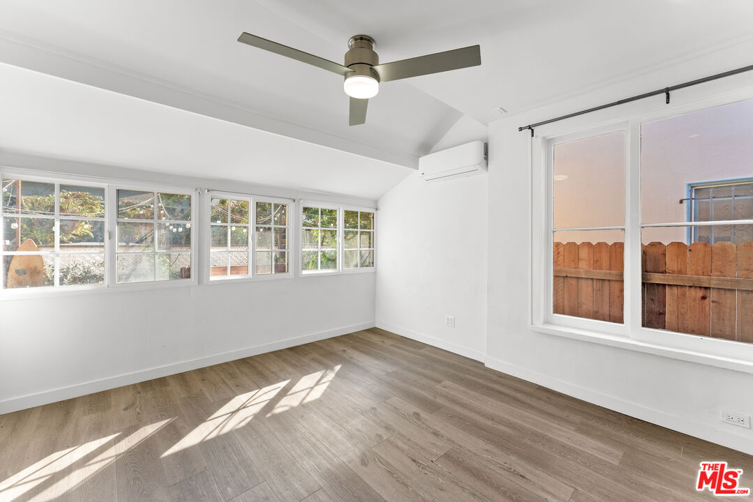 33 Wavecrest Avenue, Unit 1 Venice, CA 90291 - Photo 20 of 32