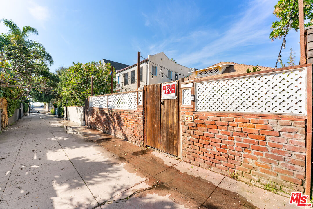 33 Wavecrest Avenue, Unit 1 Venice, CA 90291 - Photo 27 of 32