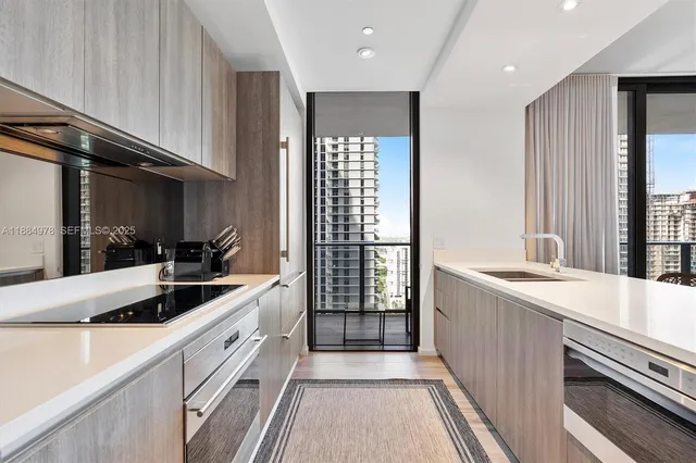 $1,250,000 | 801 South Miami Avenue, Unit 2509, Miami, FL 33131