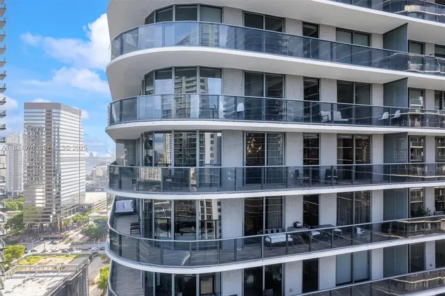 $1,250,000 | 801 South Miami Avenue, Unit 2509, Miami, FL 33131