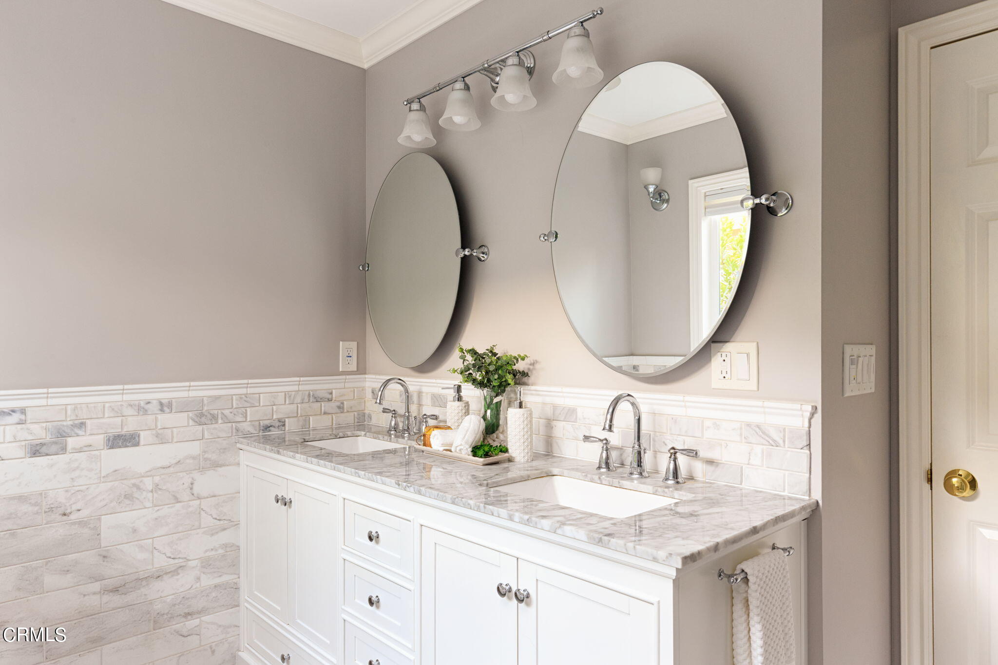 2242 Brigden Road Pasadena, CA 91104 - Photo 18 of 32 a bathroom with a double vanity sink and a mirror