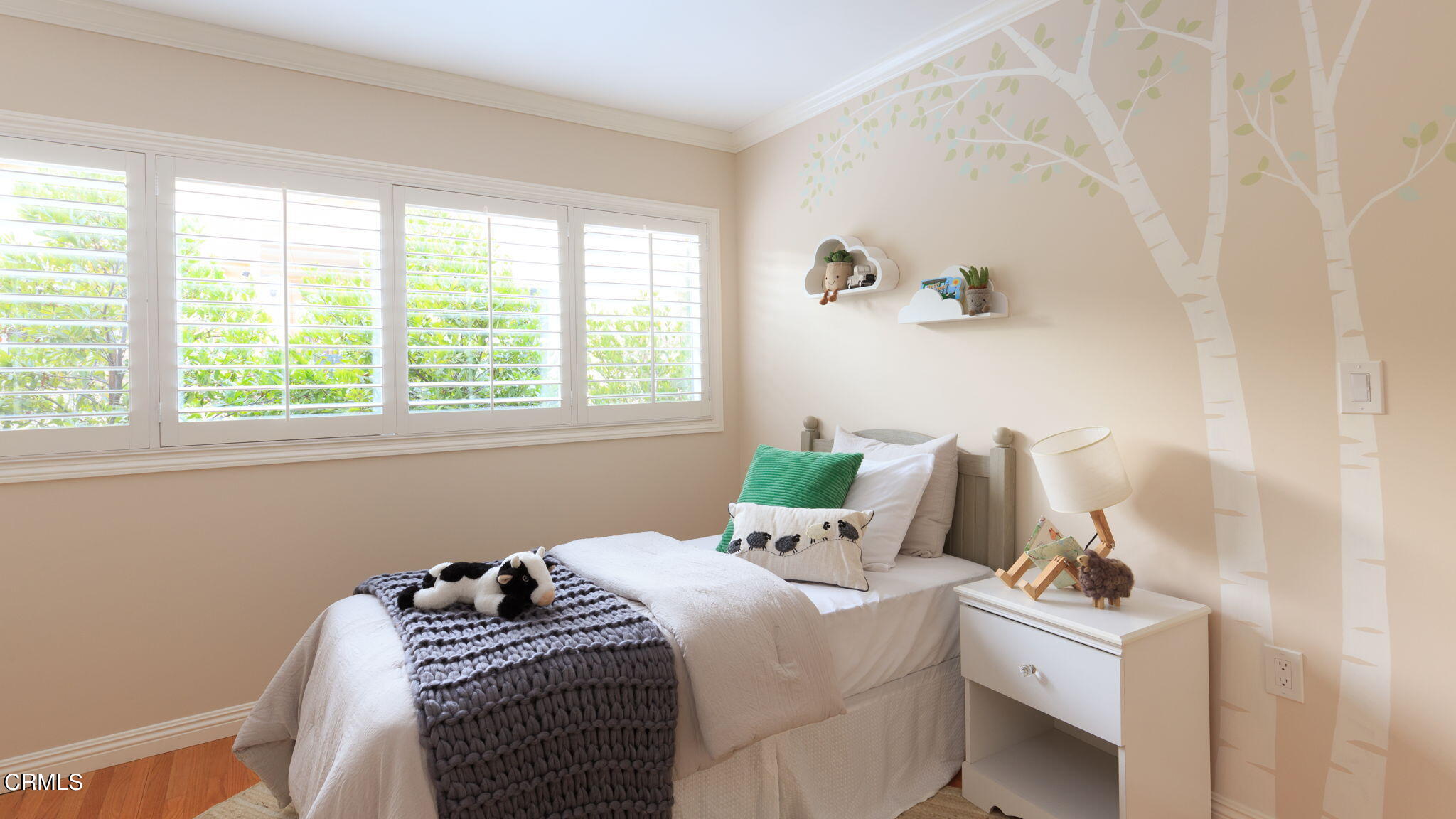 2242 Brigden Road Pasadena, CA 91104 - Photo 24 of 32 a bedroom with bed and a window