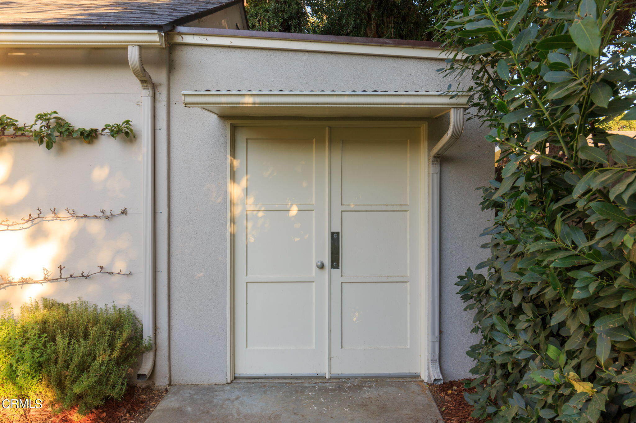 2242 Brigden Road Pasadena, CA 91104 - Photo 30 of 32 a view of a bathroom