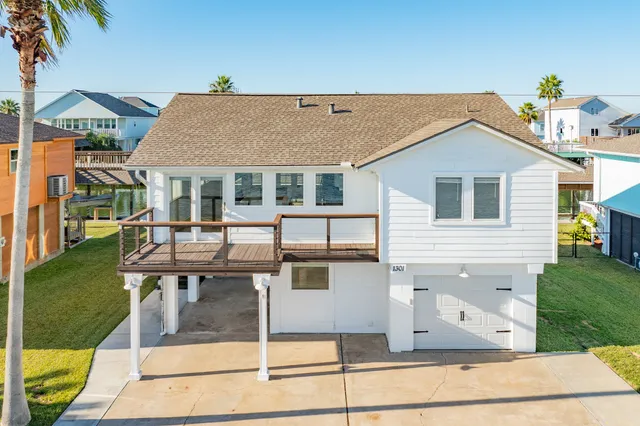 $475,000 | 1301 Blue Heron Drive, Bayou Vista, TX 77563