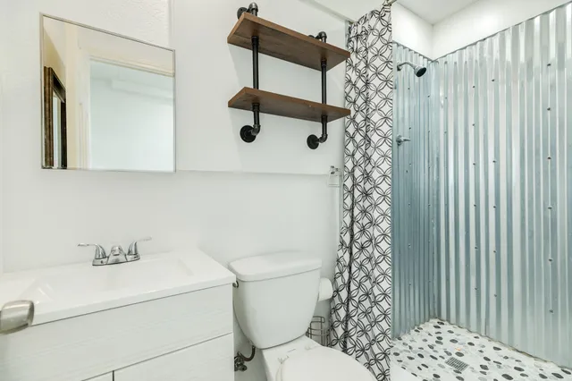 $475,000 | 1301 Blue Heron Drive, Bayou Vista, TX 77563