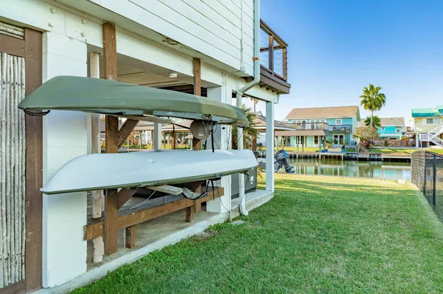 $475,000 | 1301 Blue Heron Drive, Bayou Vista, TX 77563