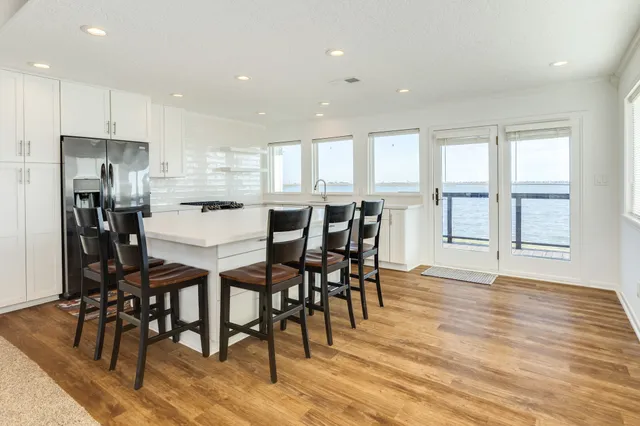 $475,000 | 1301 Blue Heron Drive, Bayou Vista, TX 77563