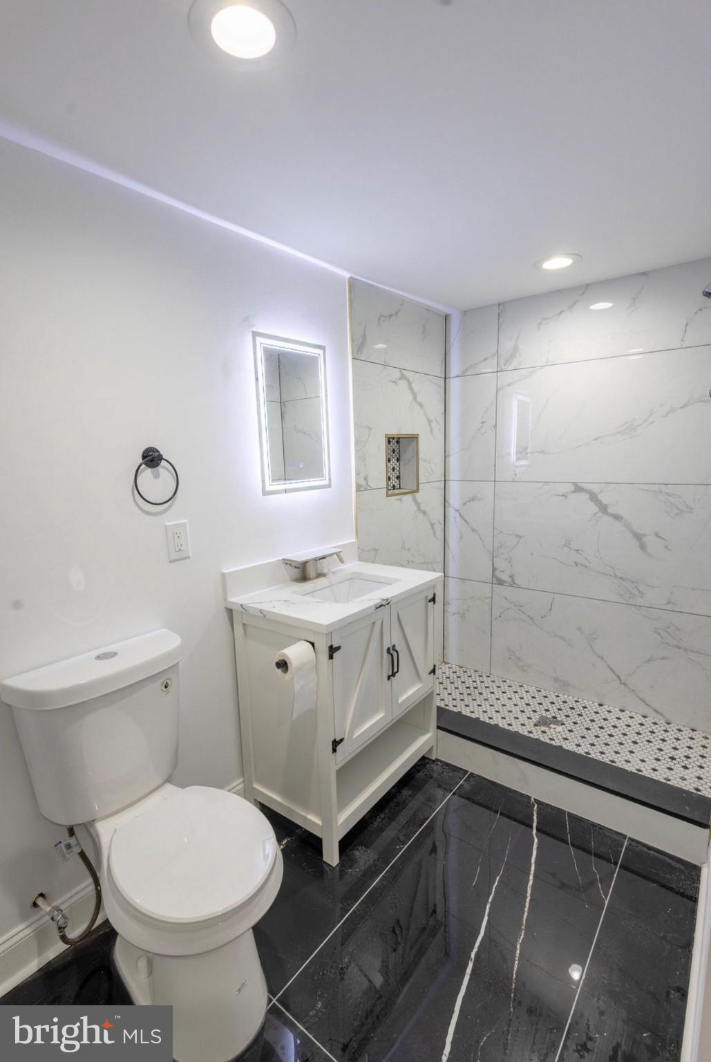 3905 8th Street Baltimore, MD 21225 - Photo 8 of 15