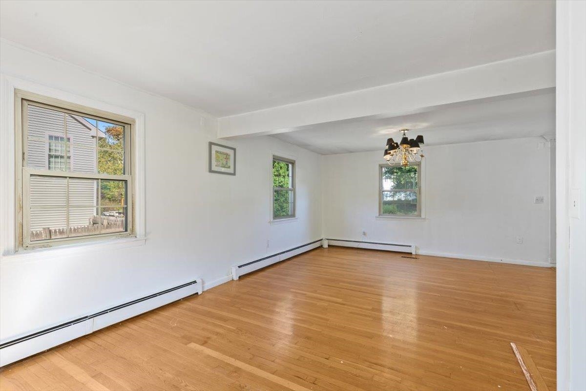 33 Matthias Street Salem, NH 03079 - Photo 12 of 38