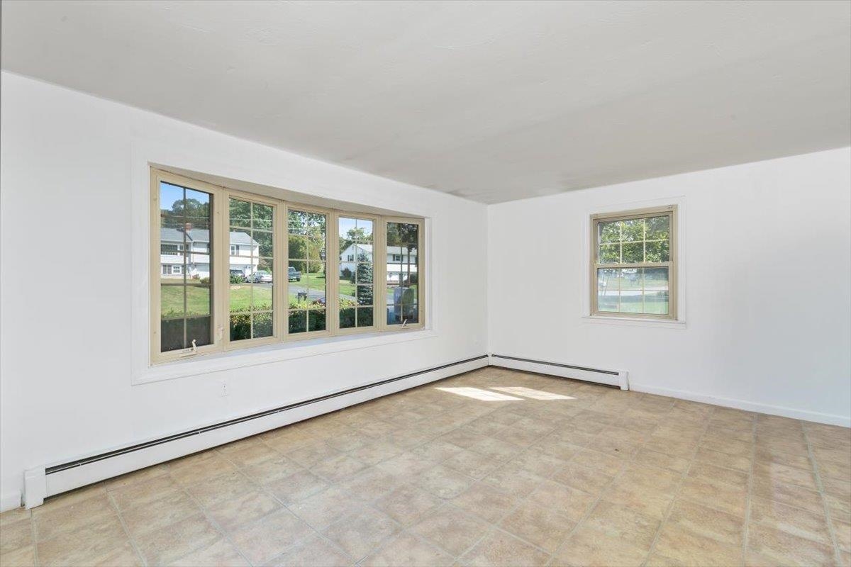 33 Matthias Street Salem, NH 03079 - Photo 16 of 38