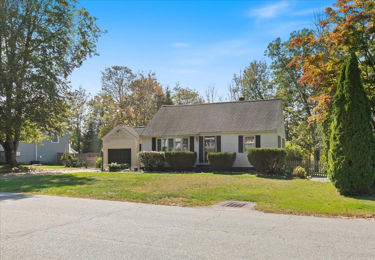 33 Matthias Street Salem, NH 03079 - Photo 2 of 38