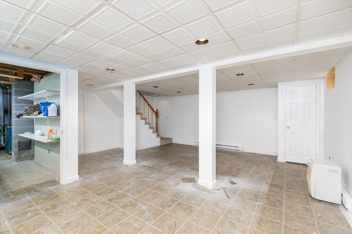 33 Matthias Street Salem, NH 03079 - Photo 28 of 38