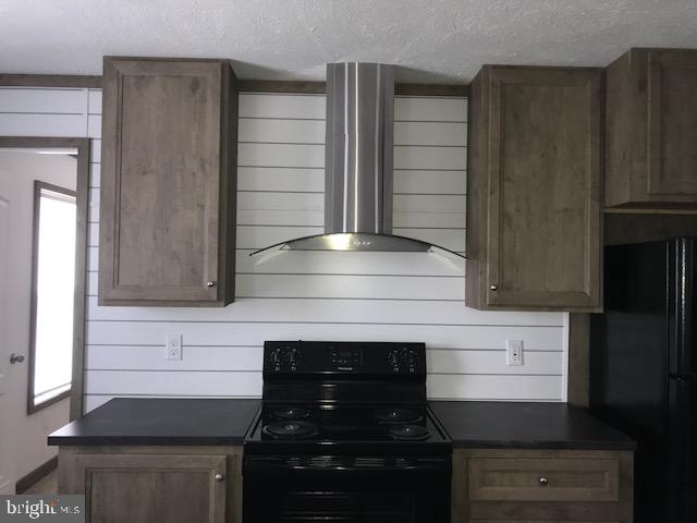 6231 Jones Village Road Hurlock, MD 21643 - Photo 7 of 18 Shiplap wall in kitchen