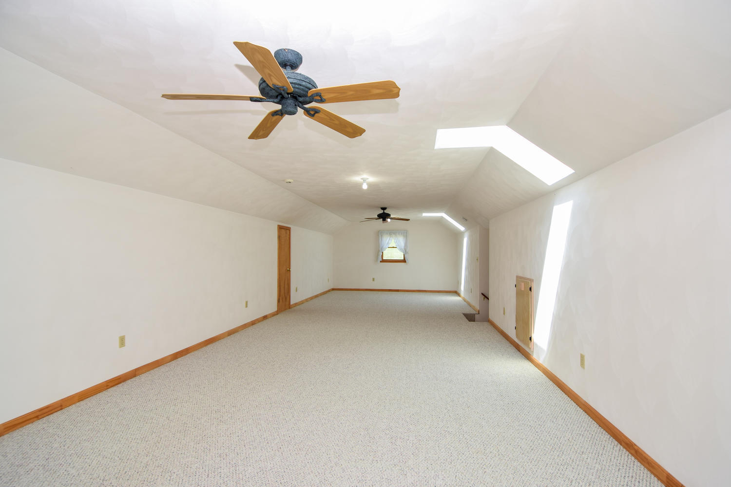 953 Webster Road Roanoke, VA 24012 - Photo 19 of 34 a view of an empty room