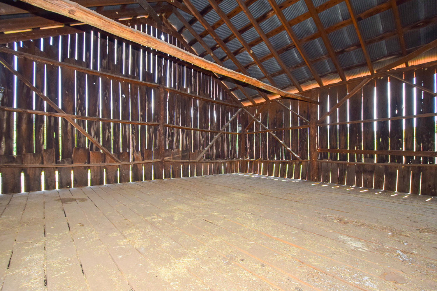953 Webster Road Roanoke, VA 24012 - Photo 31 of 34 a view of entryway with wooden floor