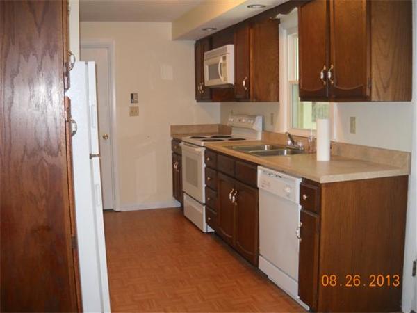 88 Minott Road Gardner, MA 01440 - Photo 3 of 7 Gallery Image 3