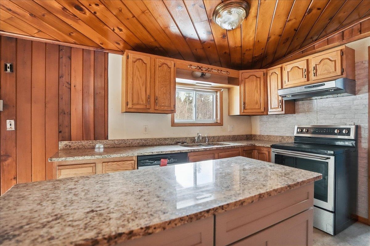 1119 Sand Hill Road Georgia, VT 05468 - Photo 16 of 28