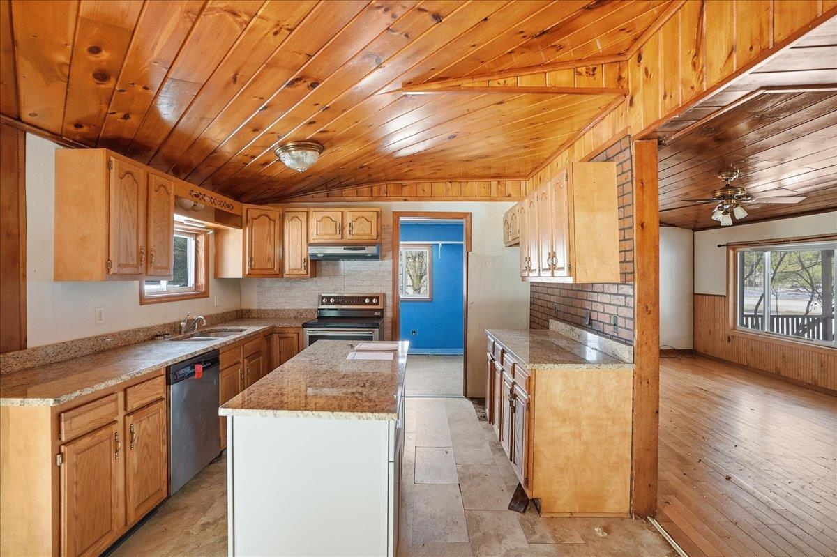 1119 Sand Hill Road Georgia, VT 05468 - Photo 9 of 28