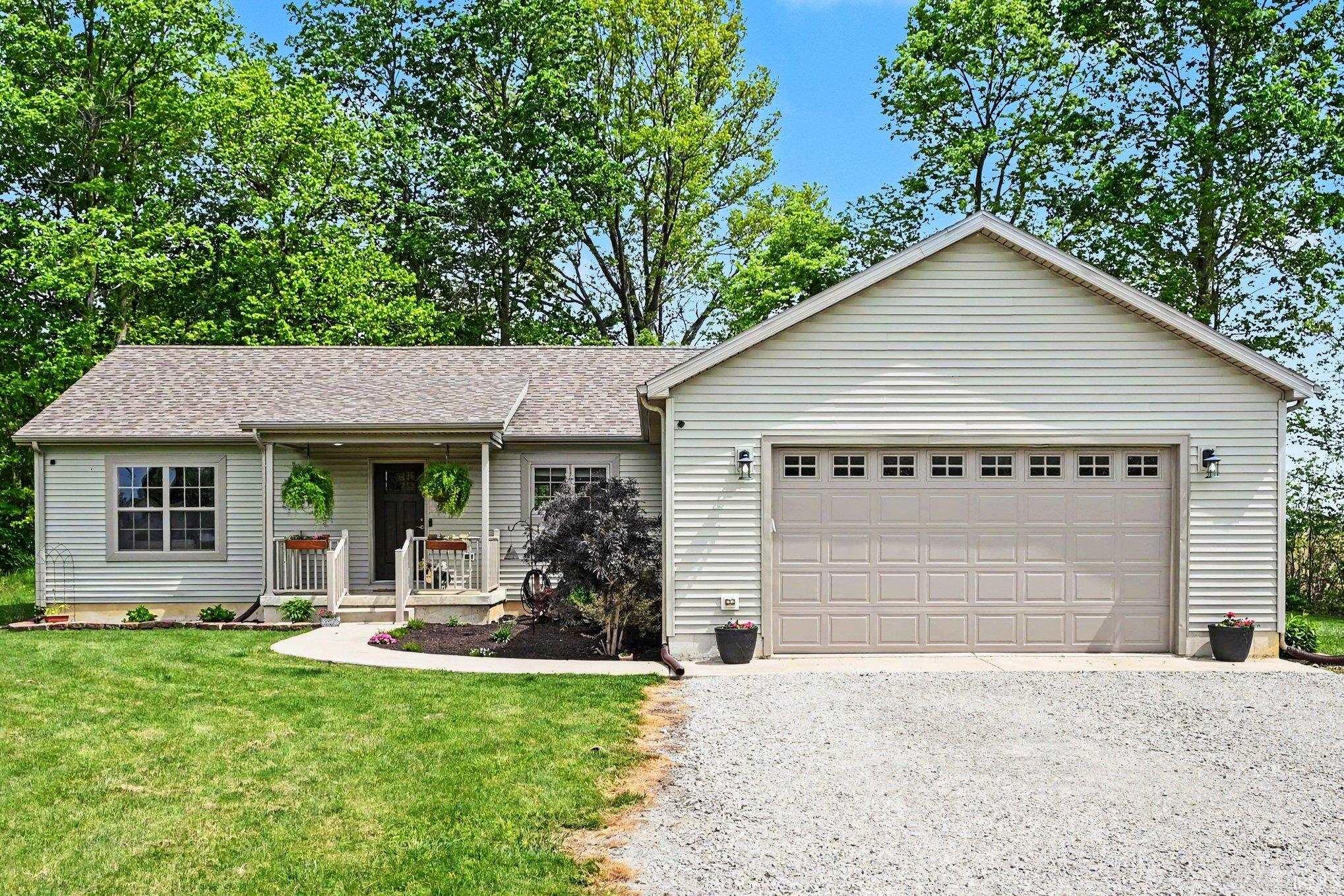595 South Paradise Drive Rochester, IN 46975 - Photo 1 of 30