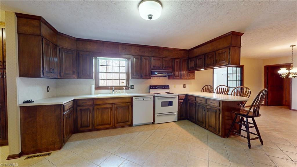 171 Ridgewood Drive Mount Airy, NC 27030 - Photo 15 of 43