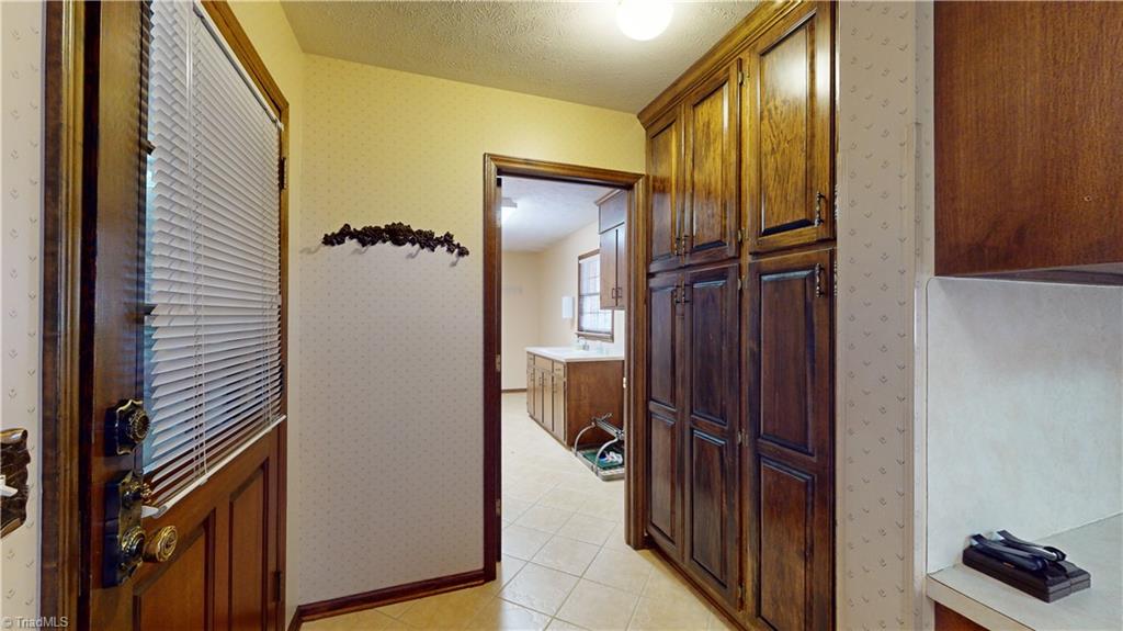 171 Ridgewood Drive Mount Airy, NC 27030 - Photo 18 of 43