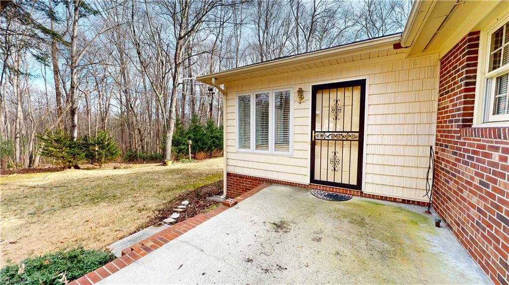 171 Ridgewood Drive Mount Airy, NC 27030 - Photo 5 of 43