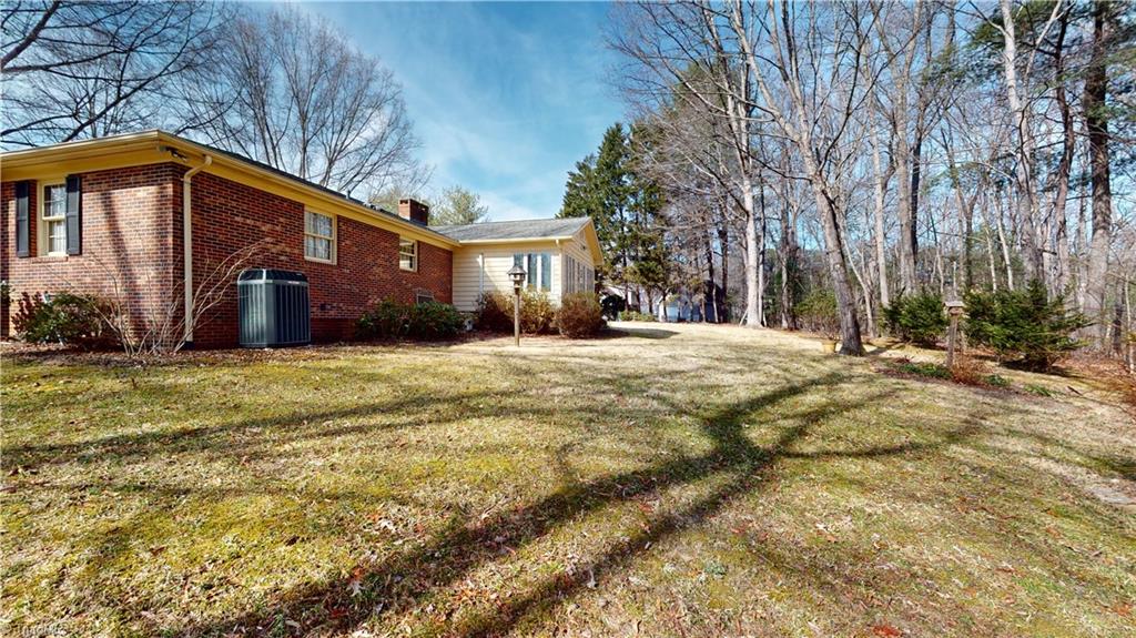 171 Ridgewood Drive Mount Airy, NC 27030 - Photo 7 of 43