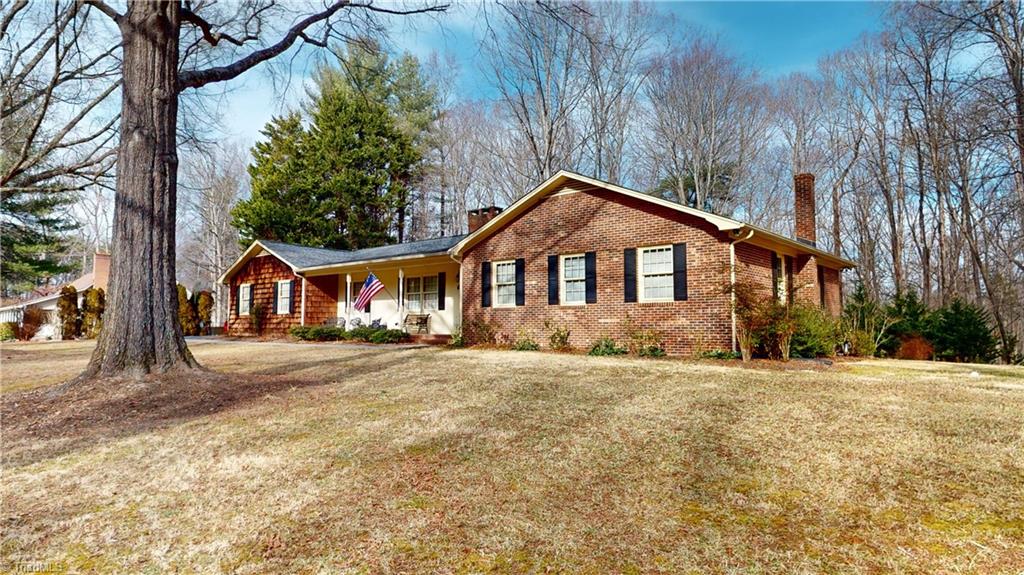 171 Ridgewood Drive Mount Airy, NC 27030 - Photo 9 of 43