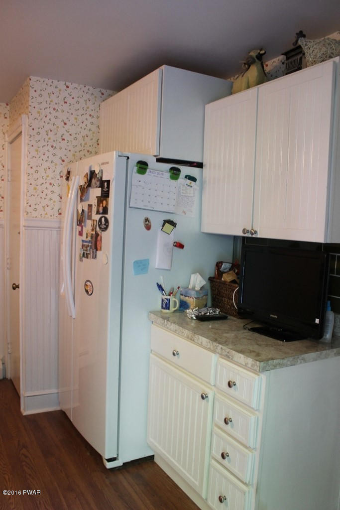 325 Rowe Street Hawley, PA 18428 - Photo 14 of 37