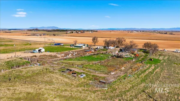 $550,000 | 27633 Farmway Road, Caldwell, ID 83607