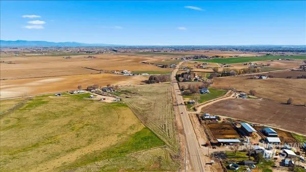 $550,000 | 27633 Farmway Road, Caldwell, ID 83607