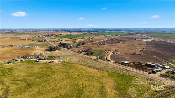 $550,000 | 27633 Farmway Road, Caldwell, ID 83607