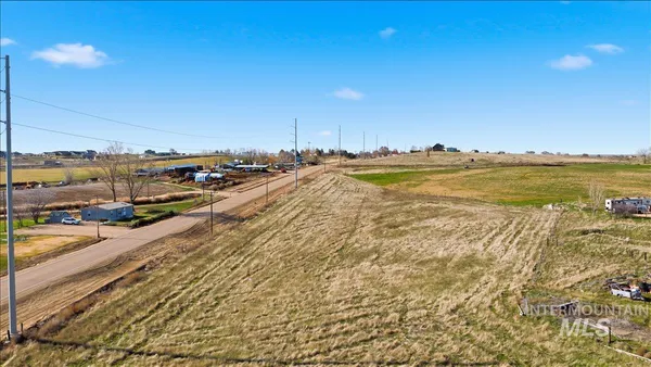 $550,000 | 27633 Farmway Road, Caldwell, ID 83607