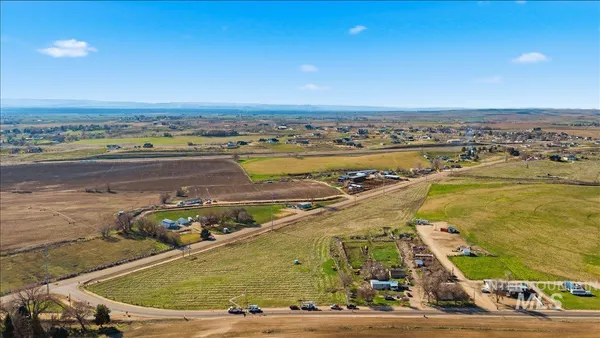 $550,000 | 27633 Farmway Road, Caldwell, ID 83607