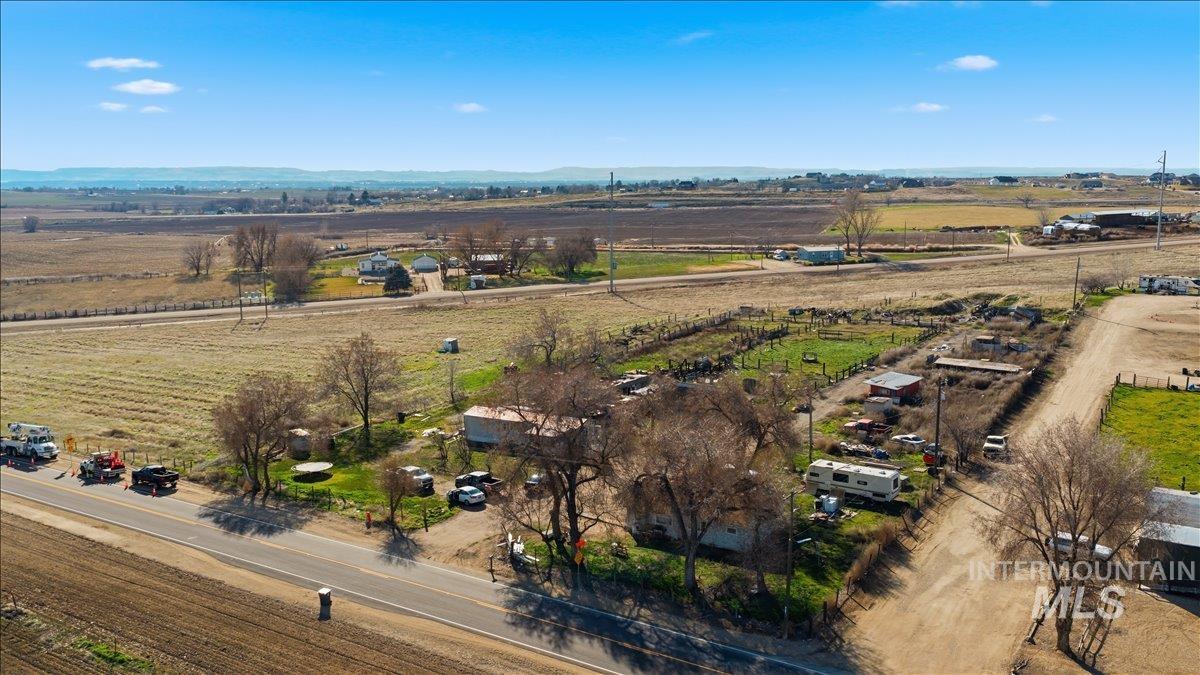 27633 Farmway Road Caldwell, ID 83607 - Photo 4 of 35