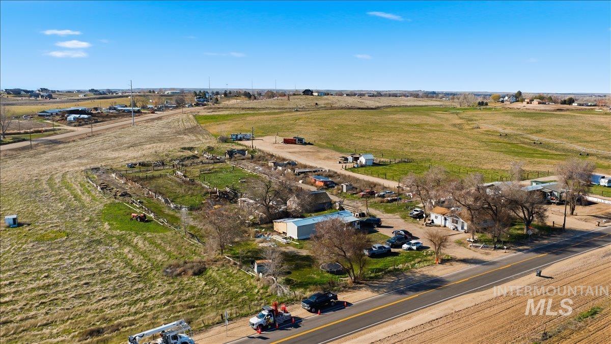 27633 Farmway Road Caldwell, ID 83607 - Photo 5 of 35