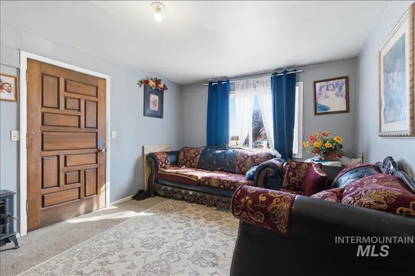$550,000 | 27633 Farmway Road, Caldwell, ID 83607