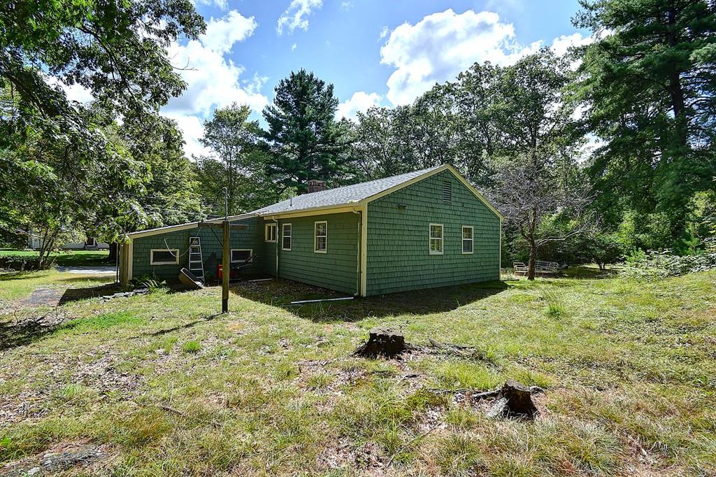 96 Shepard Road Sturbridge, MA 01566 - Photo 4 of 28 a backyard of a house
