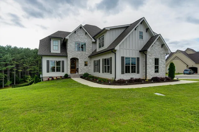 $675,000 | 12951 Blakeslee Drive, Soddy Daisy, TN 37379