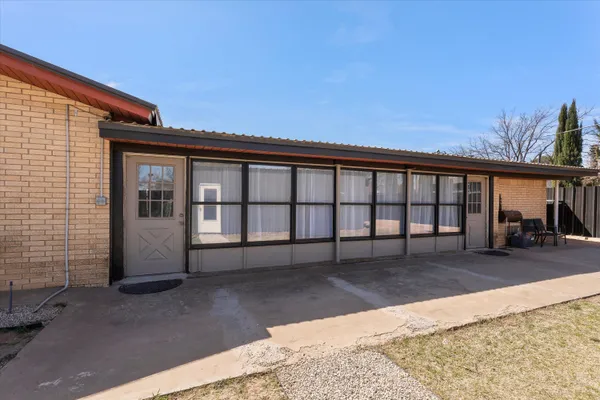 $260,000 | 603 3rd Street, Plains, TX 79355